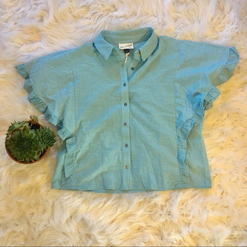 Universal threads button down ruffle smock tee